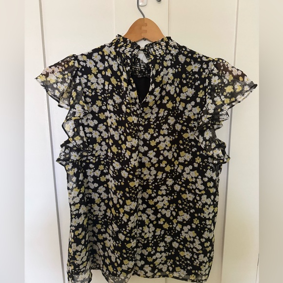 Flowery top - Picture 2 of 3